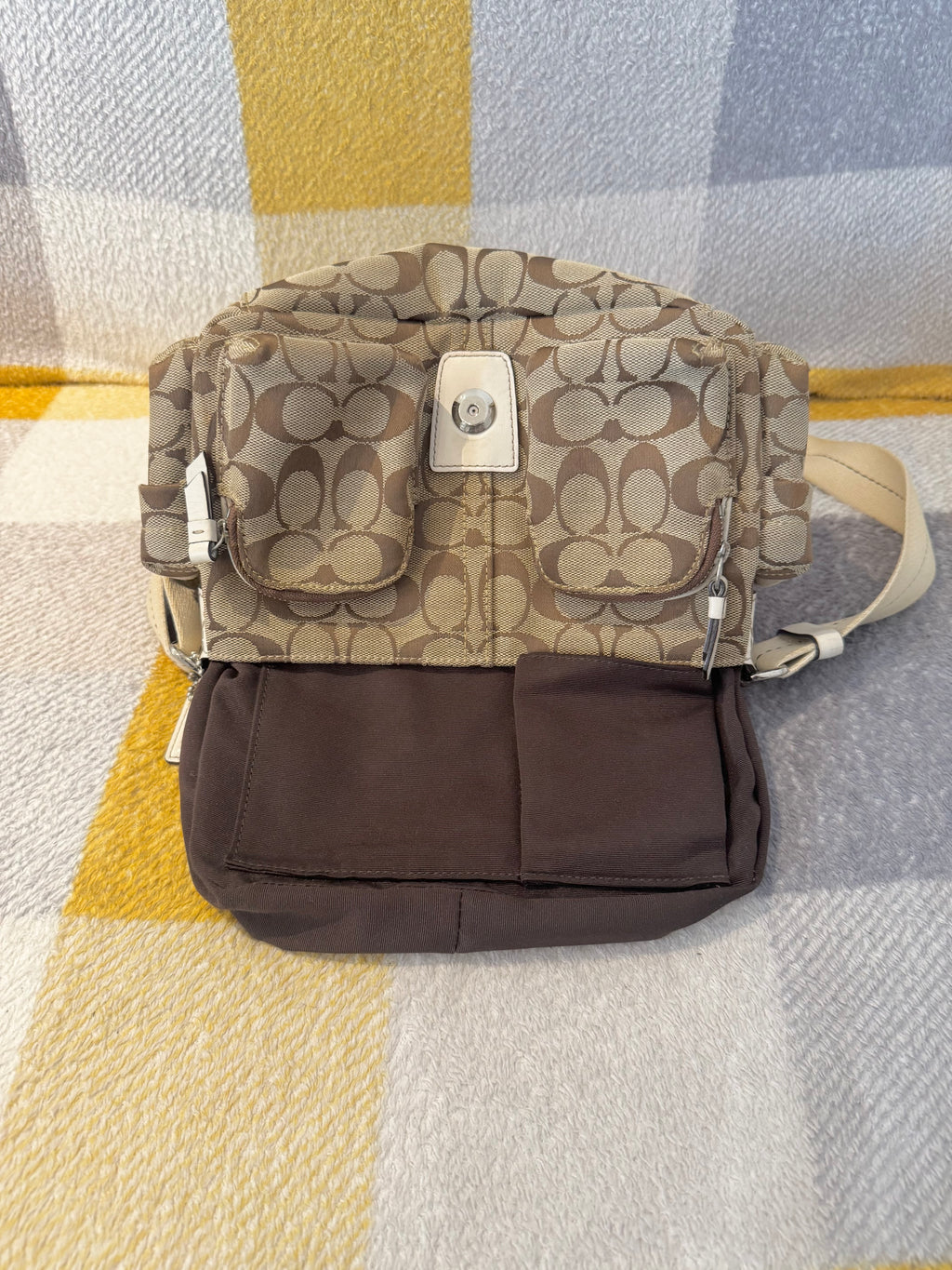 Vintage COACH Soho signature flap shoulder hand bag