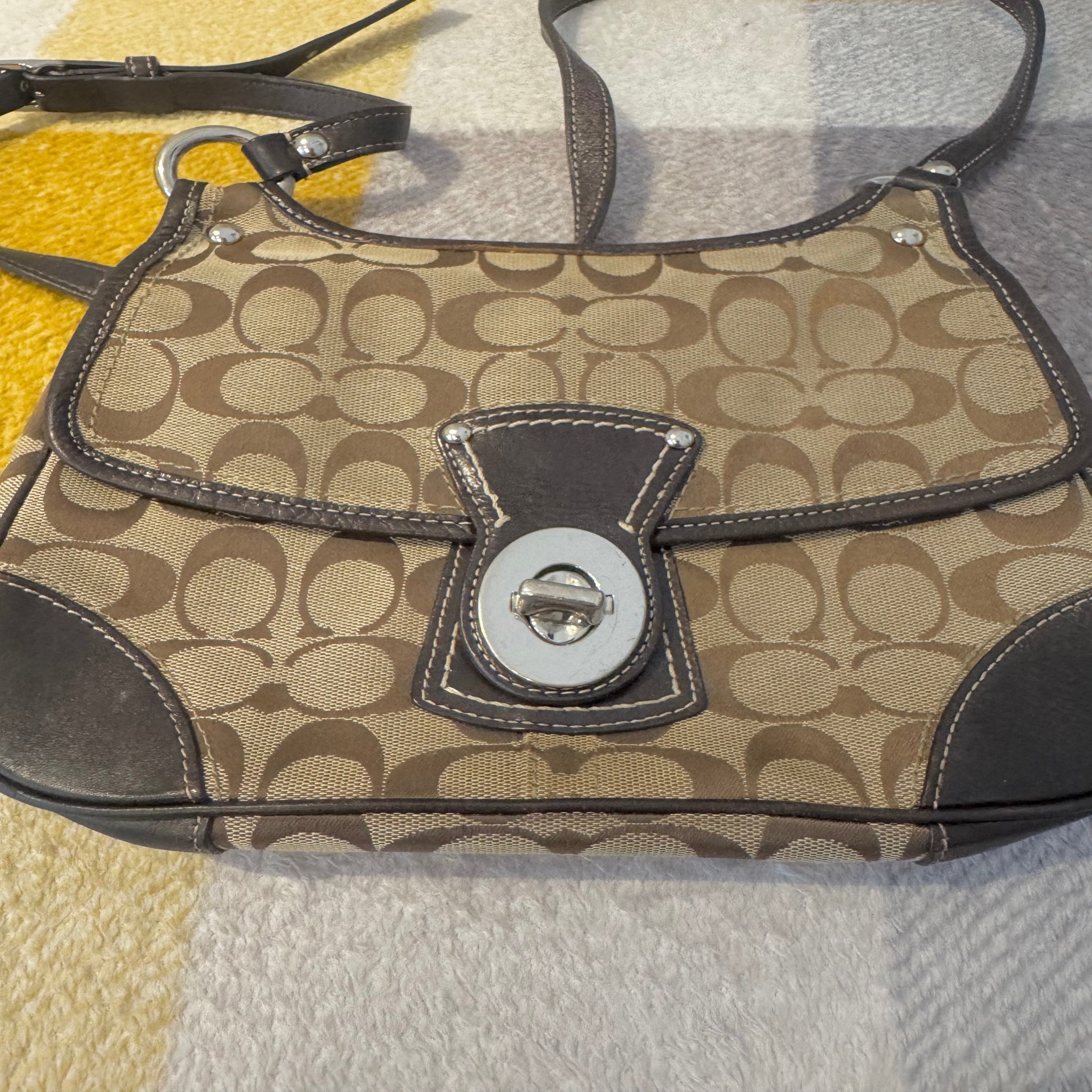Vintage COACH signature crossbody Shoulder bag