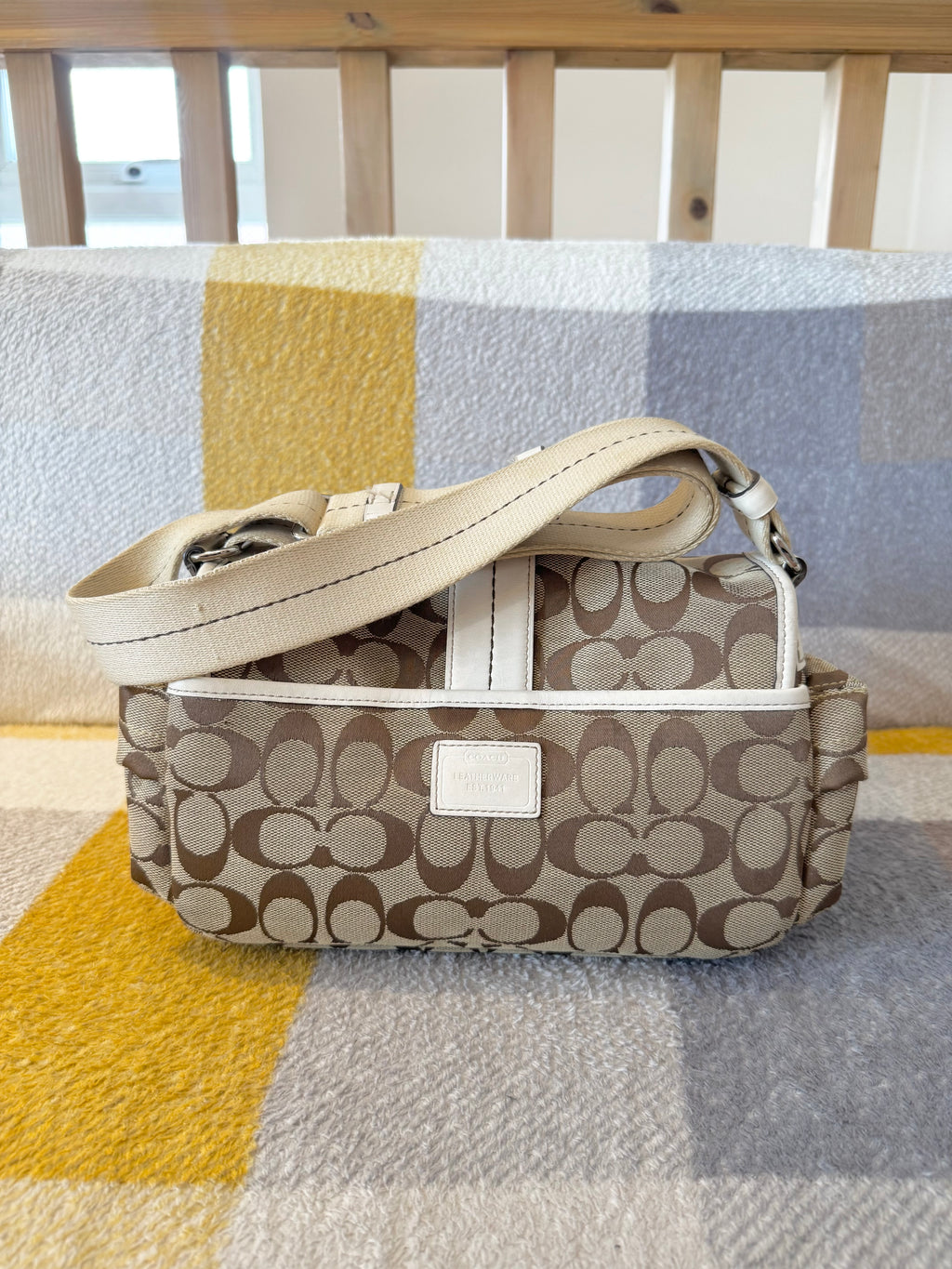 Vintage COACH Soho signature flap shoulder hand bag
